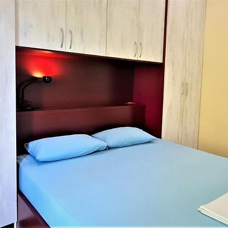 2V1 - Blloku Mac Διαμέρισμα Τίρανα Εξωτερικό φωτογραφία